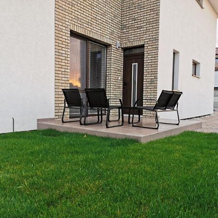 Relax&Sun Apartment Dunajska Streda Bagian luar foto