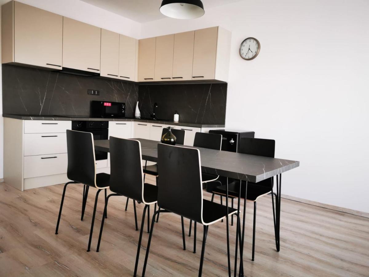 Relax&Sun Apartment Dunajska Streda Bagian luar foto