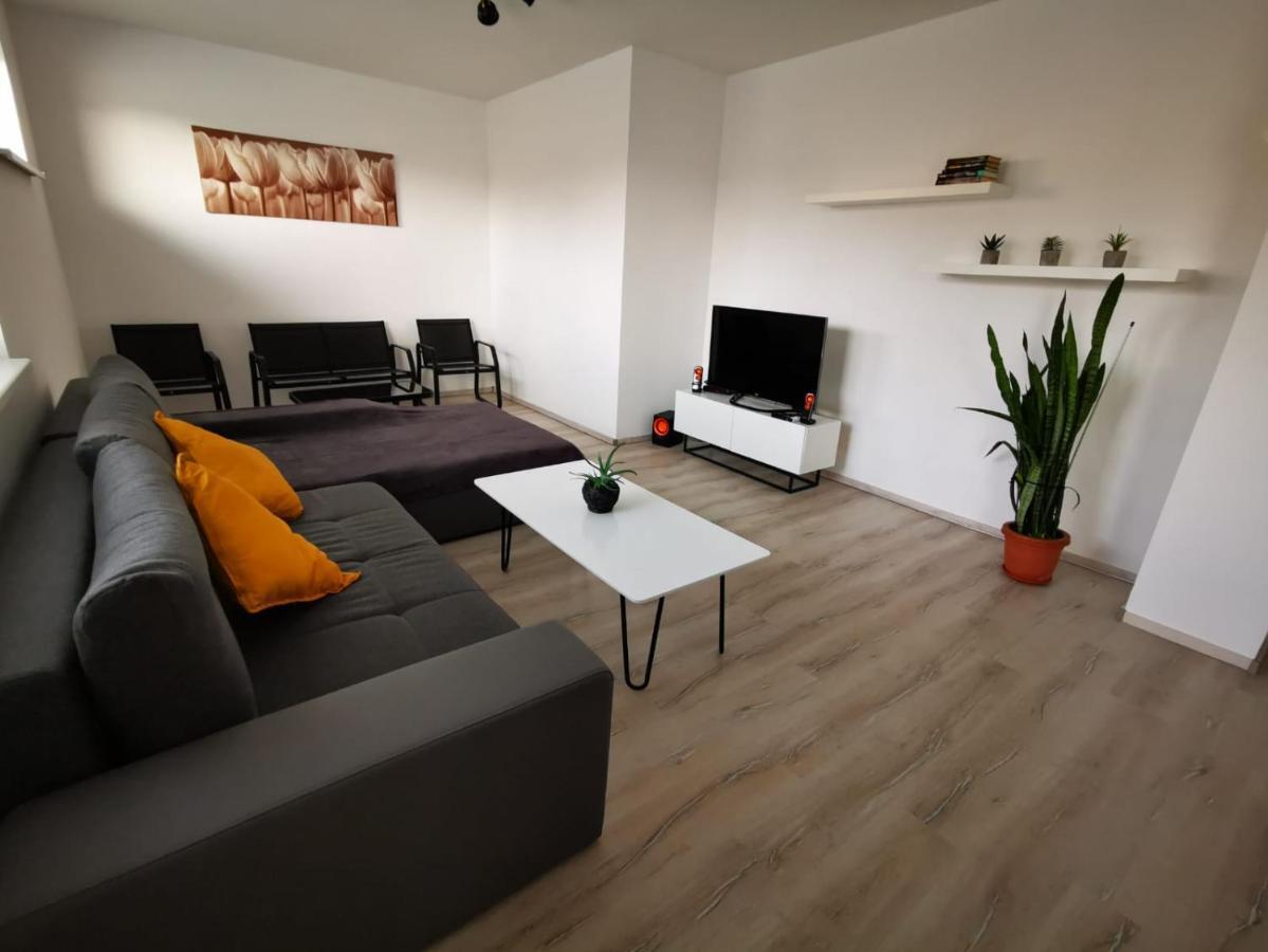 Relax&Sun Apartment Dunajska Streda Bagian luar foto